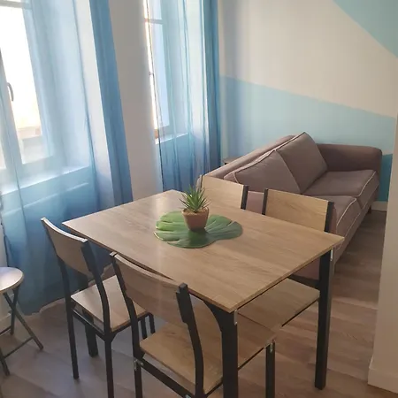 Jolie T3 Avec Terrasse Apartment